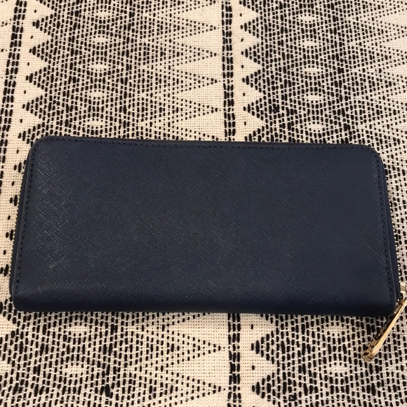Michael Kors Navy Wallet - Picture 4 of 7